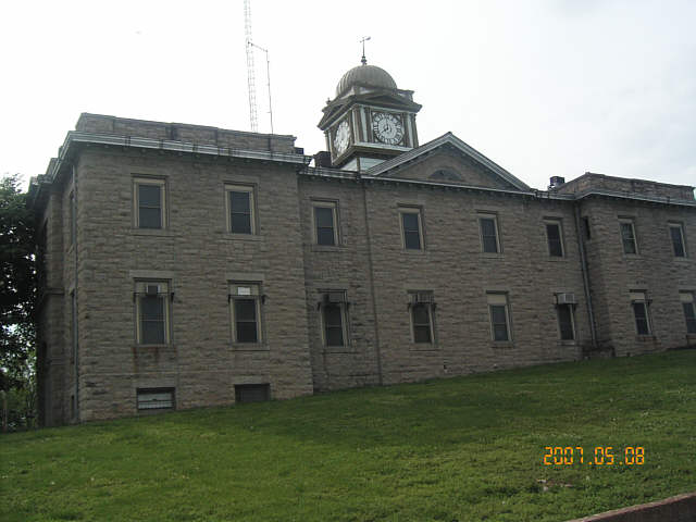  Old Courthouse 