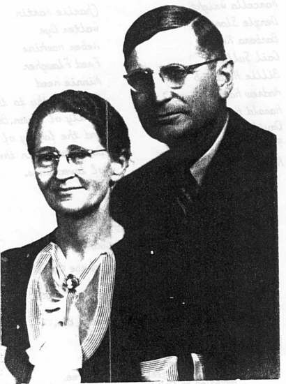  02a T.C. Wright and Mrs. T.C. Wright 