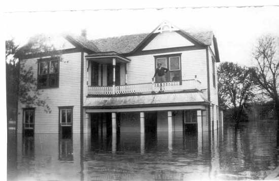  11 goosebottom home in flood 