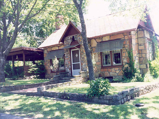  04 Stanton home in Lake Ozark built by Clark Vanosdol 1931 