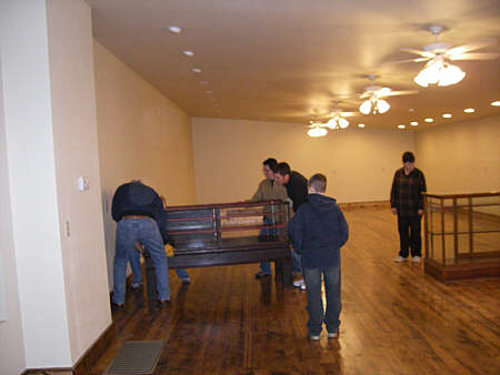 18 Moving Display Cases