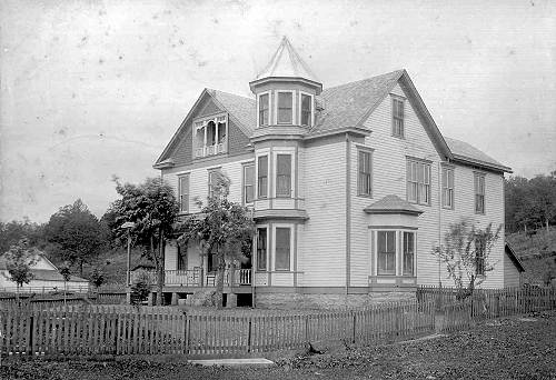 36 J.R. Wells Home - 1902