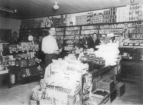 02 Early Kinder Store - 1935 - John Shockley and wife Laura